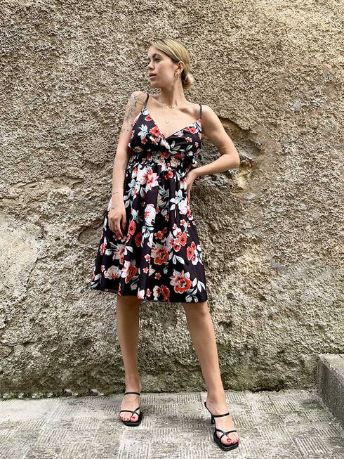 Abito floreale con arricciatura sotto al seno